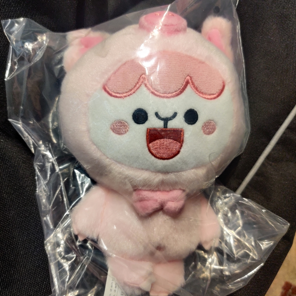 Sheep disguise as a piggy stuffy